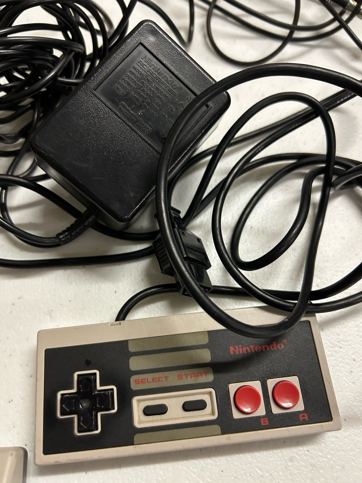 Nintendo Top Loader Console with Megaman 1-6 Manual and Cases AUTHENTIC TESTED 