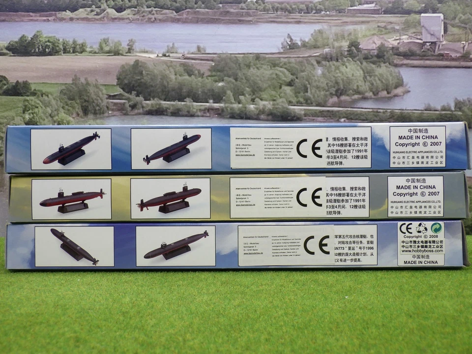 HobbyBoss 1:700 Konvolut vers. U-Boote in OVP (VU) D2567 - Bild 4 von 4