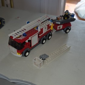 LEGO CITY Fire Complete Sets Fire Truck Fire Boat 7213 7208 7239 Minifigures