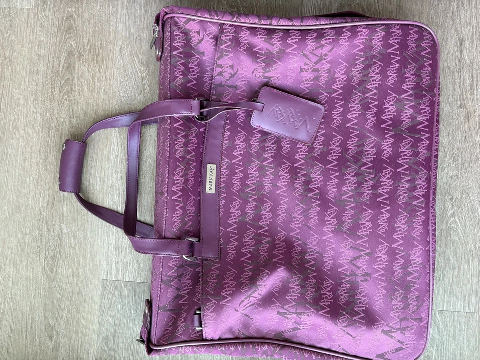 Mary Kay Vintage Rolling Travel Bag Set Burgundy 3 piece  Luggage - Image 4 of 4