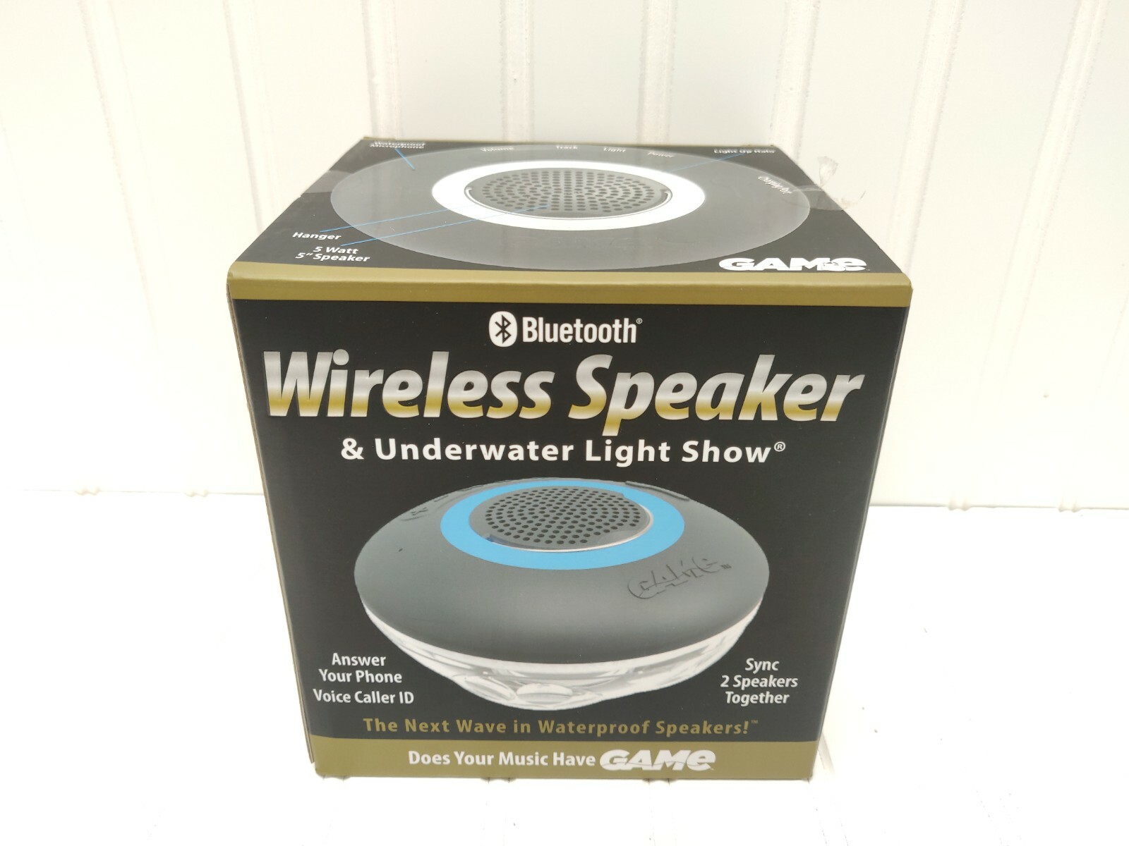 wireless speaker and underwater light show