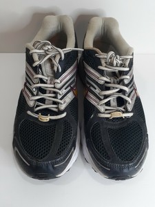 nike structure triax 11