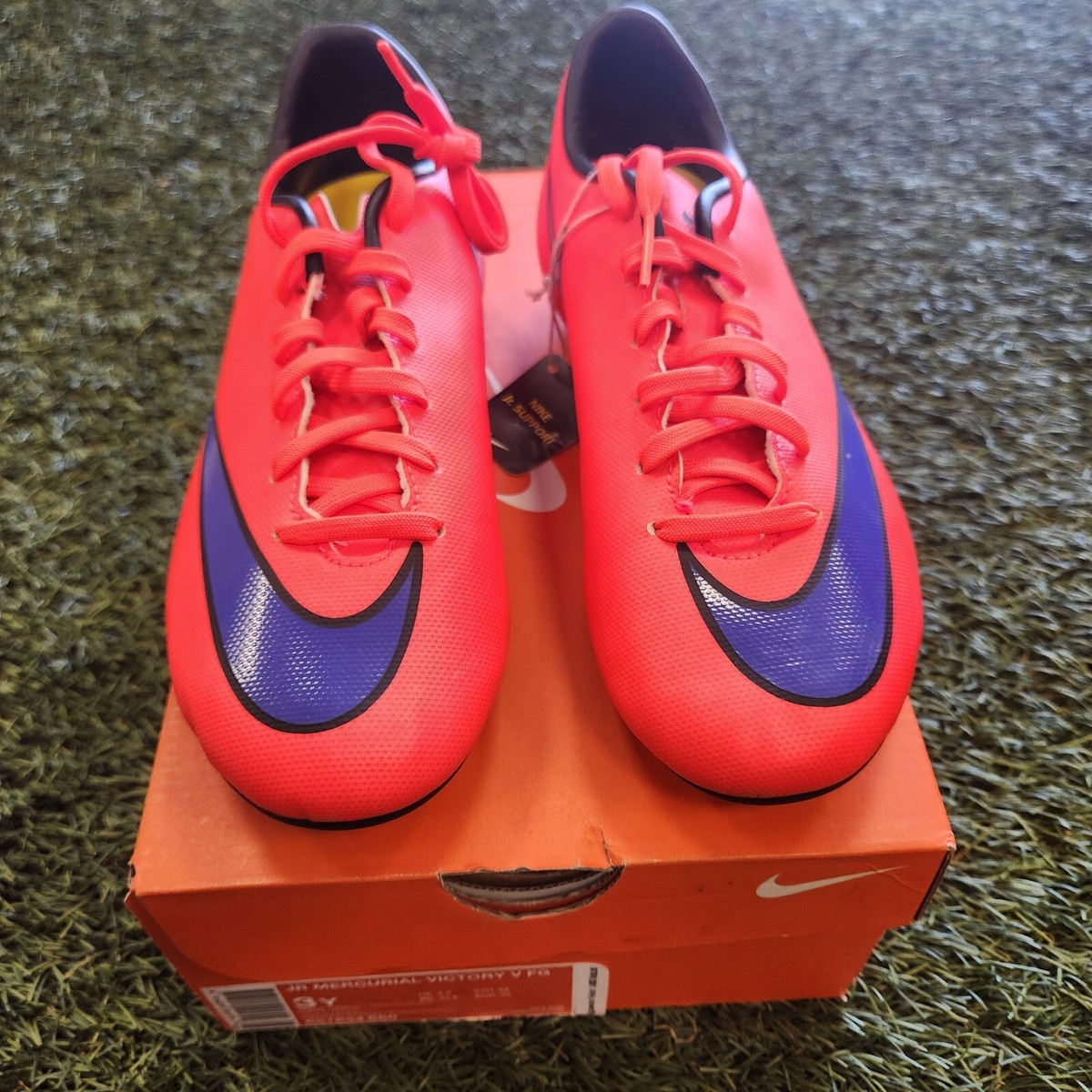 Nike Mercurial 赤 サッカーシューズ サイン入り Nike Mercurial Vapor XI AG ACC US9 UK8 Red Men's Cleats Soccer