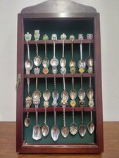 COLLECTION OF VINTAGE SOUVENIR SPOONS DISPLAYED IN WOODEN CASE