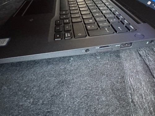 Dell Latitude 7300 Laptop, i5 (8th gen), 8GB Ram, 256GB SSD, FHD, Win 10 Pro - Afbeelding 4 van 6