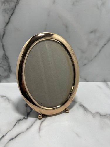 Vtg Polished Brass Gold Oval Footed Photo Frame Holds 6 X 7.5” Easel Standing