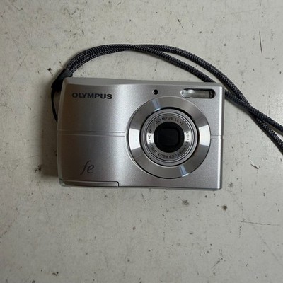 Olympus FE-26 Silver 2.7'' LCD 12MP 3x Optical Zoom Compact Digital Camera