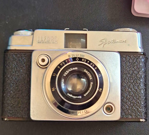 ILFORD Sportsman 35mm Manual Focus Film Camera Silver/Black w/ Leather Case