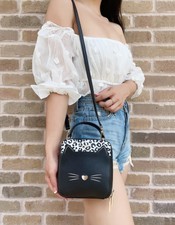 kate spade strawberry vanity bolsa