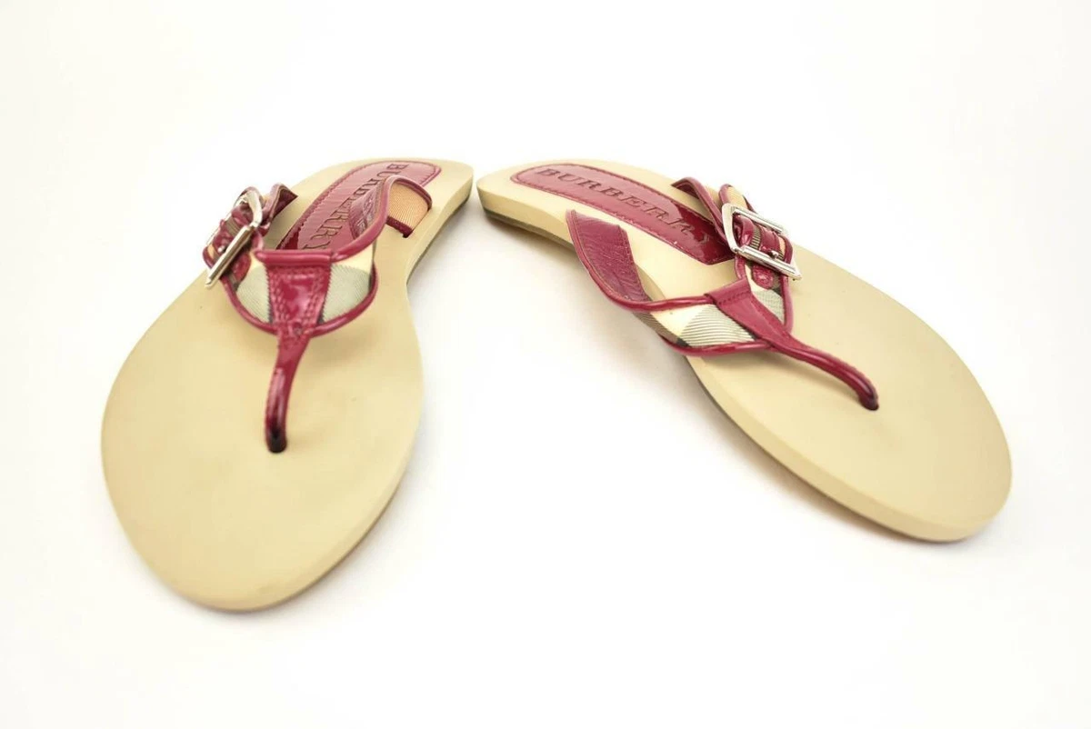 Burberry store flip flops