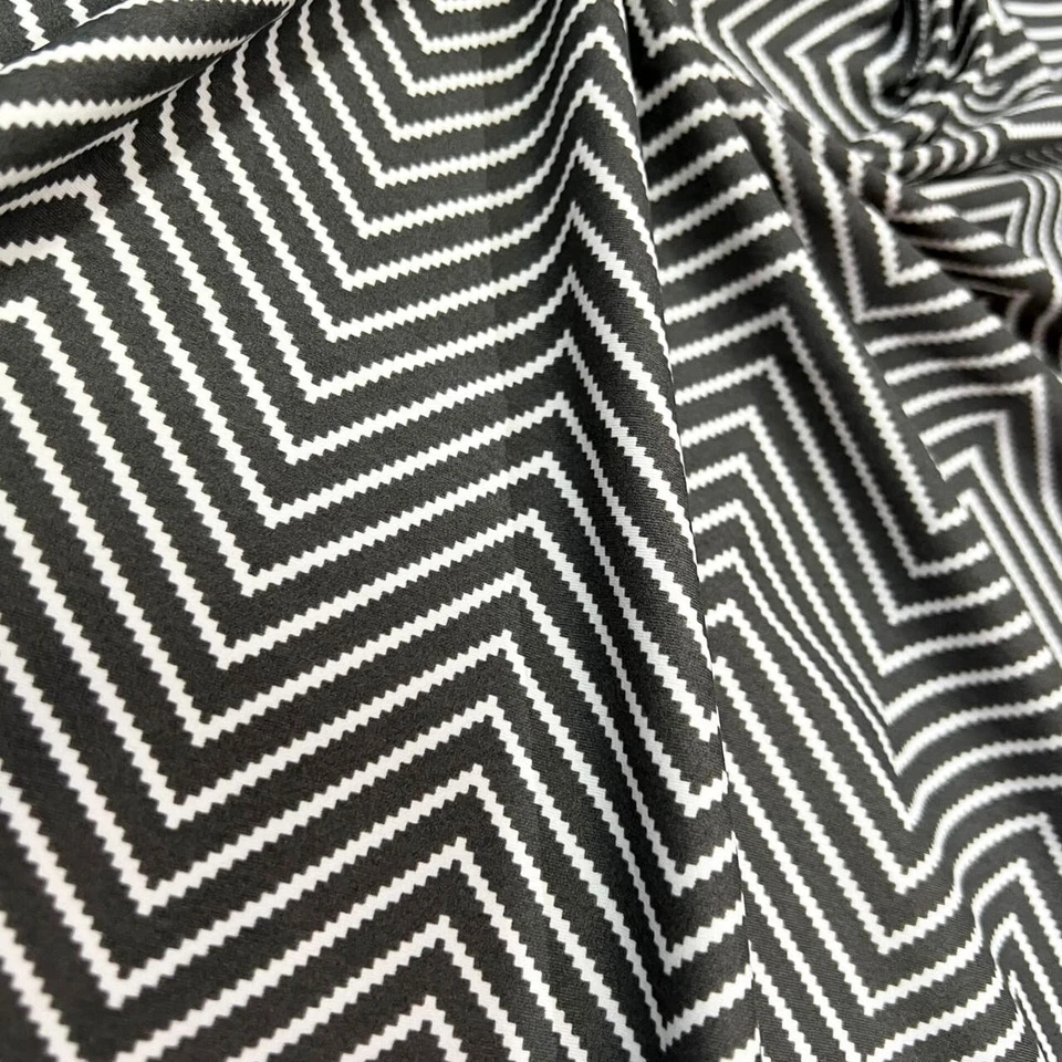 Ткань Zig Zac с черно-белым принтом из спандекса эластичная в ярдах для купальных костюмов 4 направления - Изображение 2 из 4