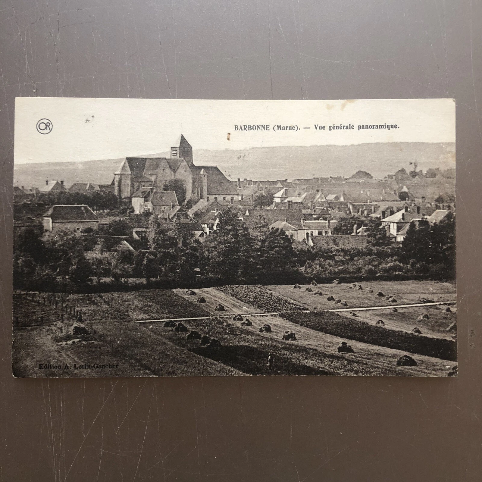 Photo 1/2