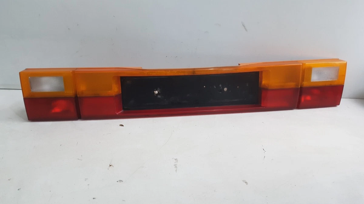 ORG HELLA RÜCKLEUCHTENBAND -- AUDI 100 200 SPORT S711 AVANT TYP 44 
