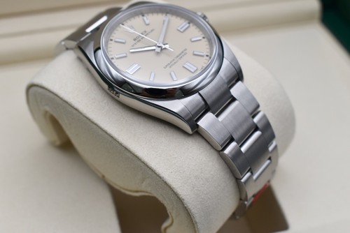 Rolex Oyster Perpetual 36 'Beige' | Stainless Steel | 126000 | 2025 Release - Picture 4 of 13