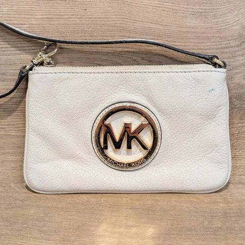 Pochette Michael Kors Fulton bianca panna pelle ciottoli zip bracciale logo oro