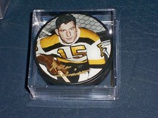 Bruins Milt Schmidt Autographed Photo Puck