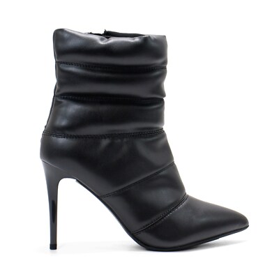 Women Wild Pair Duaa Black Faux Leather Quilted Booties Size 8 NEW