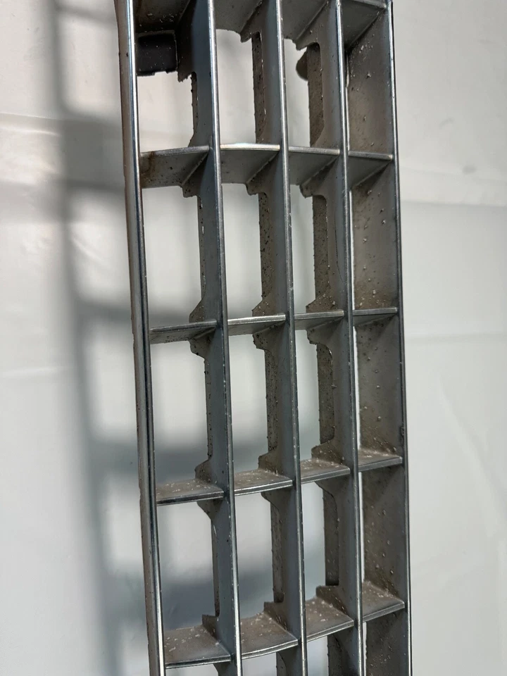 1973 Buick Electra 225 Estate Wagon Upper Grille Assembly FACTORY OEM 1240217 Foto 4 de 4