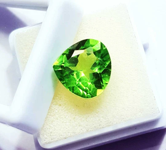 Natürlich Peridot 8.90 Karat Lose Edelstein Birne Form Zertifiziert - Bild 4 von 4