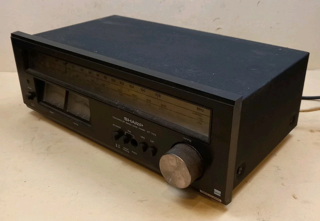 Sintonizador de radio estéreo Sharp ST-1122 HiFi FM AM vintage años 80 ST1122