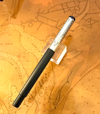 #ad #ad 2009 black Parker Vector Fountain pen Chiseled cap Medium nib Near mint $19.99