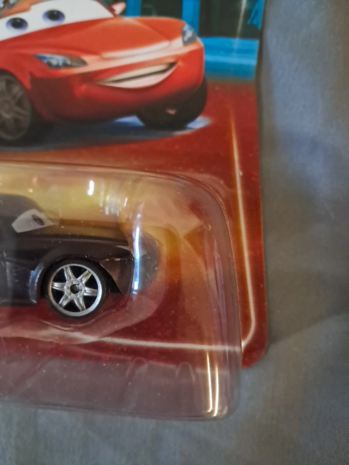 Disney Pixar Coches Cambiadores de Color BOB CUTLASS Coche 2 Trabajos de Pintura en 1 Nuevo Muy Raro Foto 3 de 4