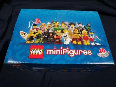Lego Minifigures Series 2 Box Case of 60 Sealed Minifigures 8684 - Image 1 of 3
