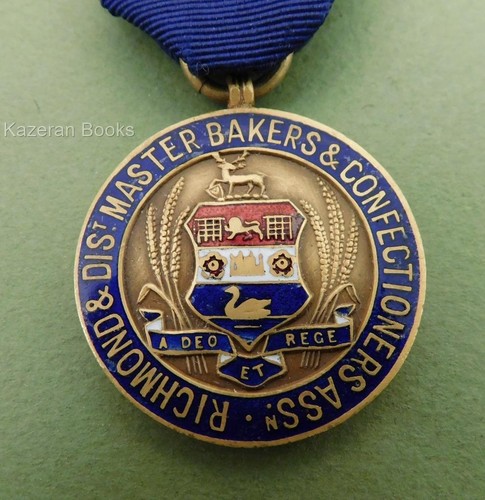 Vintage 1932 Bronze & Enamel Richmond & District Bakers Confectioners Asc Medal - Picture 2 of 12