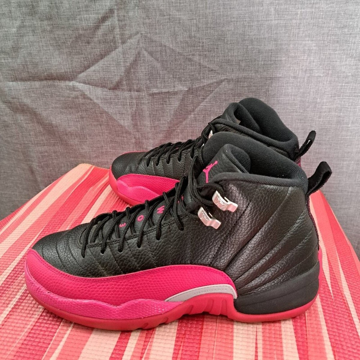 Nike Air Jordan 12 Retro Black Pink 2017 Flu Game 510815-026 Nike Air Jordan 12 Retro Black Pink 2017 Flu Game 510815-026