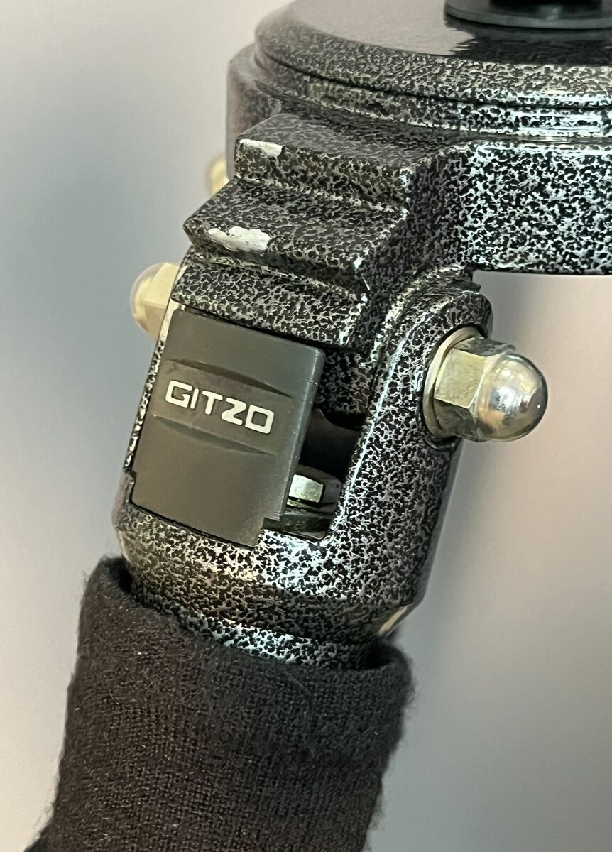 VINTAGE GITZO Aluminum/Carbon Fiber Tripod Heavy Duty 3 VINTAGE GITZO Aluminum/Carbon Fiber Tripod Heavy Duty 3