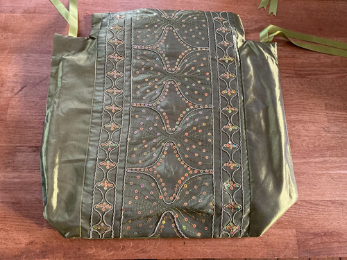 Casblanca 4x Seat Pads with Ties &Luxury Table Runner, Green, Sequins, Stitching - Picture 2 of 8