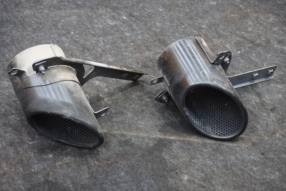 Set Rear Left & Right Exhaust Tail Pipe Tip Black Oem Aston Martin Rapide 2011 - Image 4 of 4