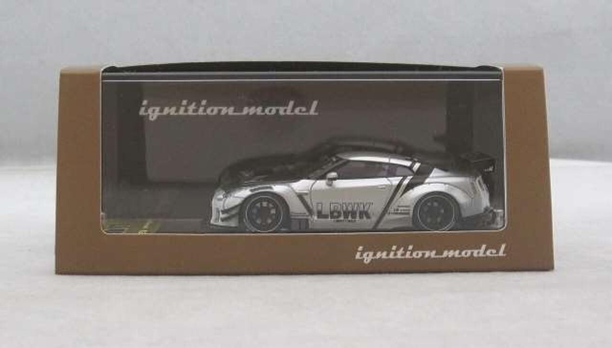 1/64 Ignition Model LB WORKS Nissan GT-R R35 type2 Silver w 1/64 Ignition Model LB WORKS Nissan GT-R R35 type2 Silver w