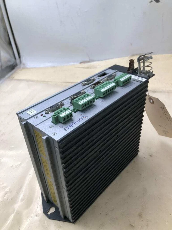 Servoaccionamiento de CA Parker Compax3 C3S025V2-F10-I20-T11-M00 230V 6A Foto 3 de 4