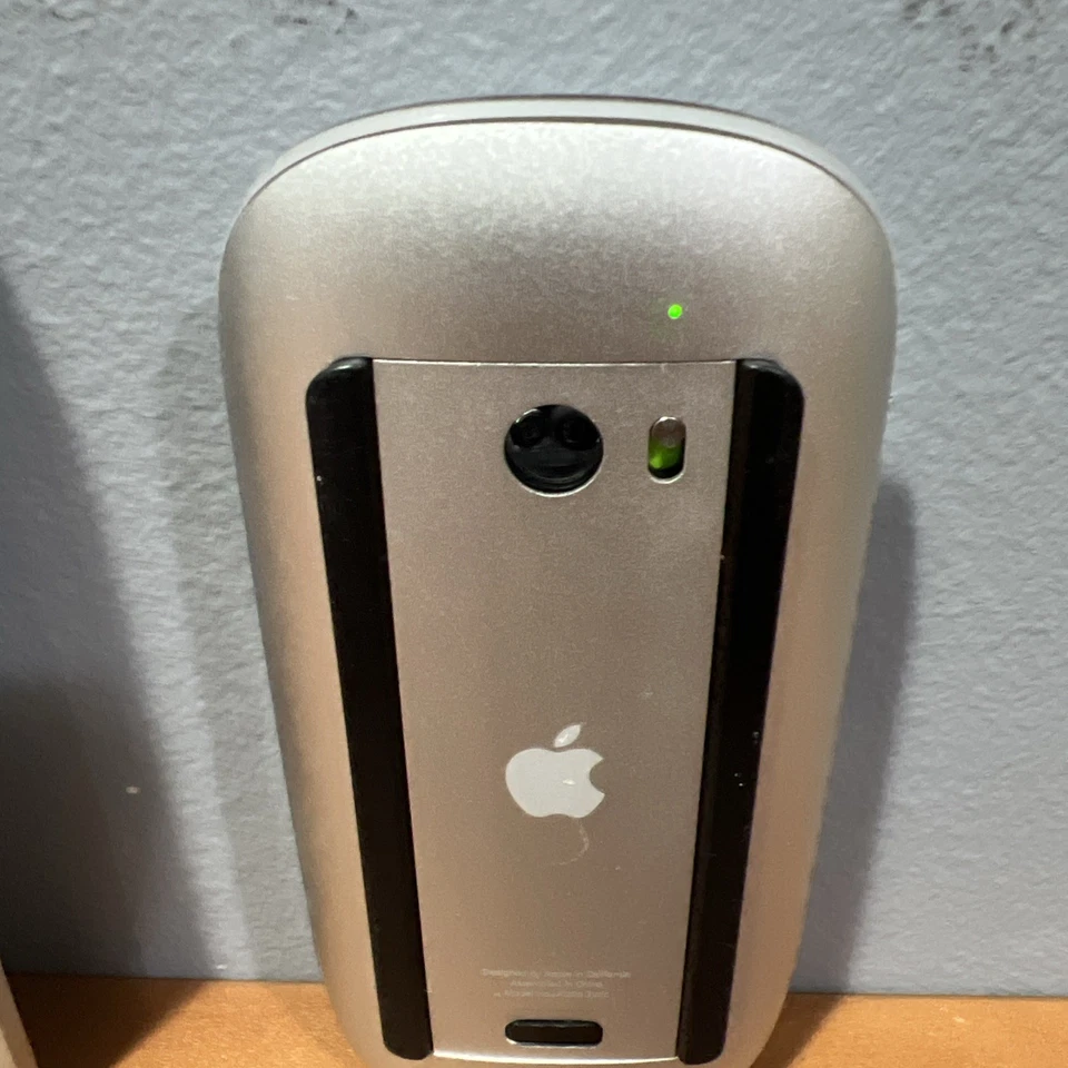 Apple A1314 & A1296 Wireless Keyboard and Mouse Combo - White Plus Mouse A1296 - Image 4 of 4