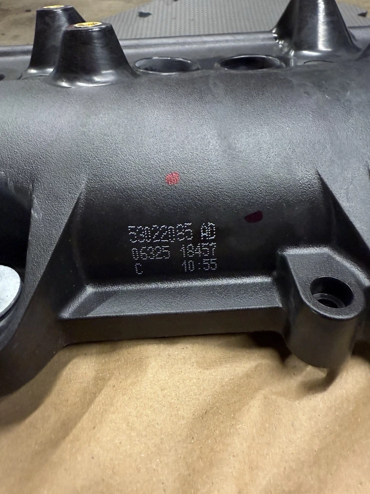 Nuevo conjunto de cubierta de válvula para Hemi 5,7 L número de pieza 53022085AD Foto 4 de 4