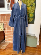 Vintage Saks Fifth Avenue 80s 90s Lush Blue Velvet Embroidered House Robe Medium