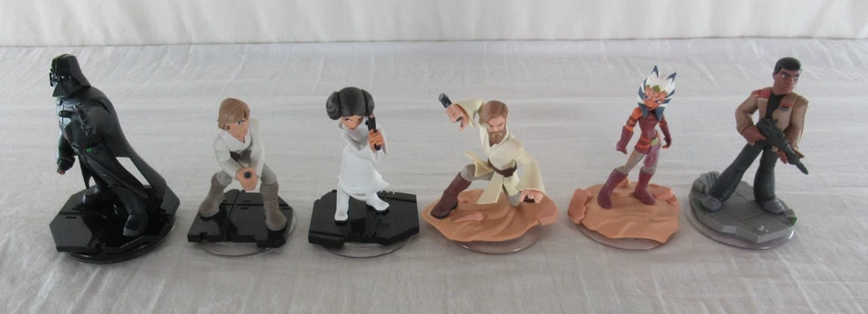 Disney Infinity 3.0 Star Wars Mixed Lot of 6 Figurines DAMAGED Vader Luke Leia - Image 2 of 4