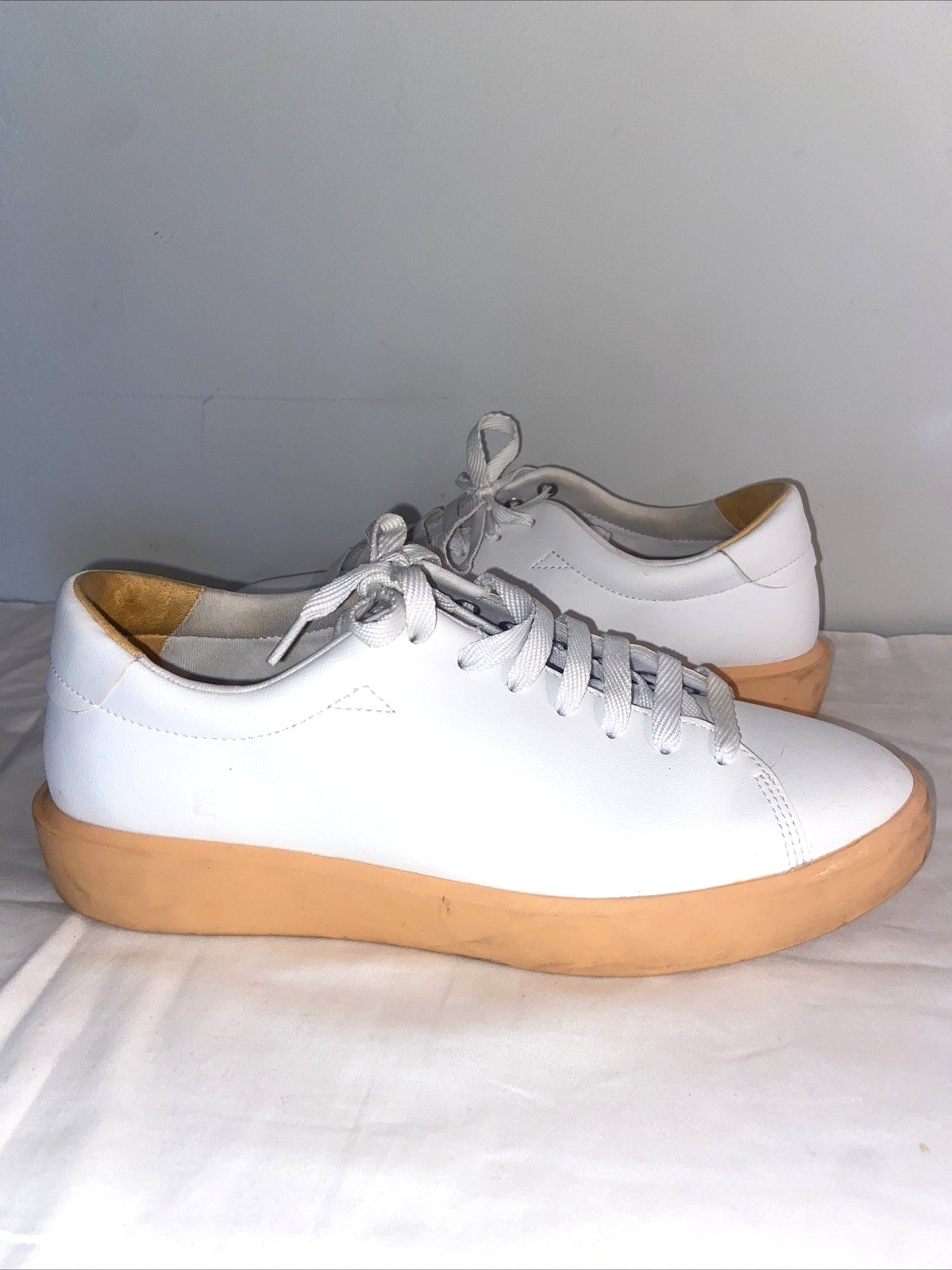 SAOLA Scarpa tennis donna Everlane The ReLeather misura 8 5 bianco arancione suola gomma