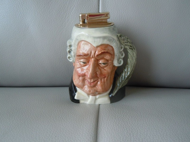 ROYAL DOULTON "THE LAWYER" TOBY MUG CIGARETTE LIGHTER TYPE EXCELLENT