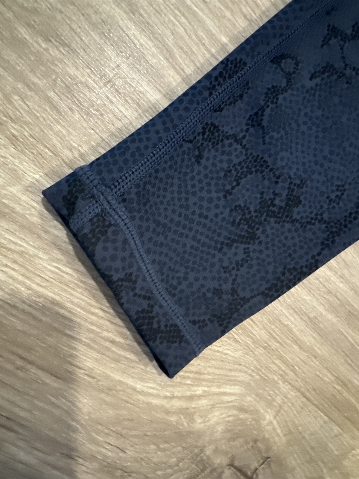 ALLFENIX High waisted Python Charcoal Leggings Ru… - image 4