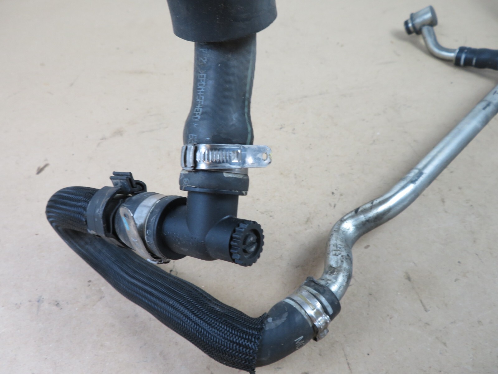 2014-2017 MASERATI GHIBLI SQ4 3.0L V6 ENGINE COOLANT HOSE TUBE LINE PIPE OEM
