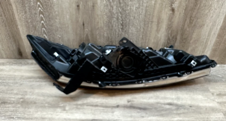 2013-2015 HONDA CROSSTOUR LH HEADLIGHT ASSY OEM - Image 4 of 4