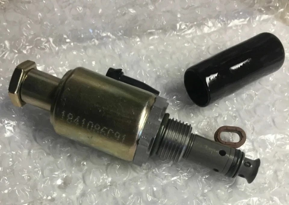 OEM Motorcraft 7.3L 95.5-03 Fuel Injection Pressure Regulator IPR Valve CM5013 - Image 3 of 3