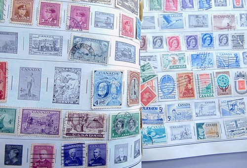 AMBASSADOR ALBUM WITH MANY DIFFERENT STAMPS FROM AROUND THE WORLD. Over 1000 pie - Picture 9 of 14