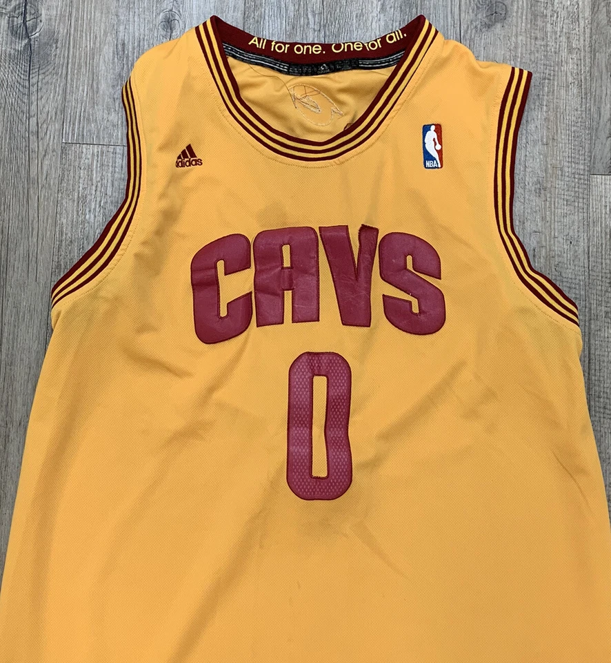 Camiseta Adidas NBA Cleveland Cavaliers Kevin Love Talla XXL (usada) Foto 2 de 4