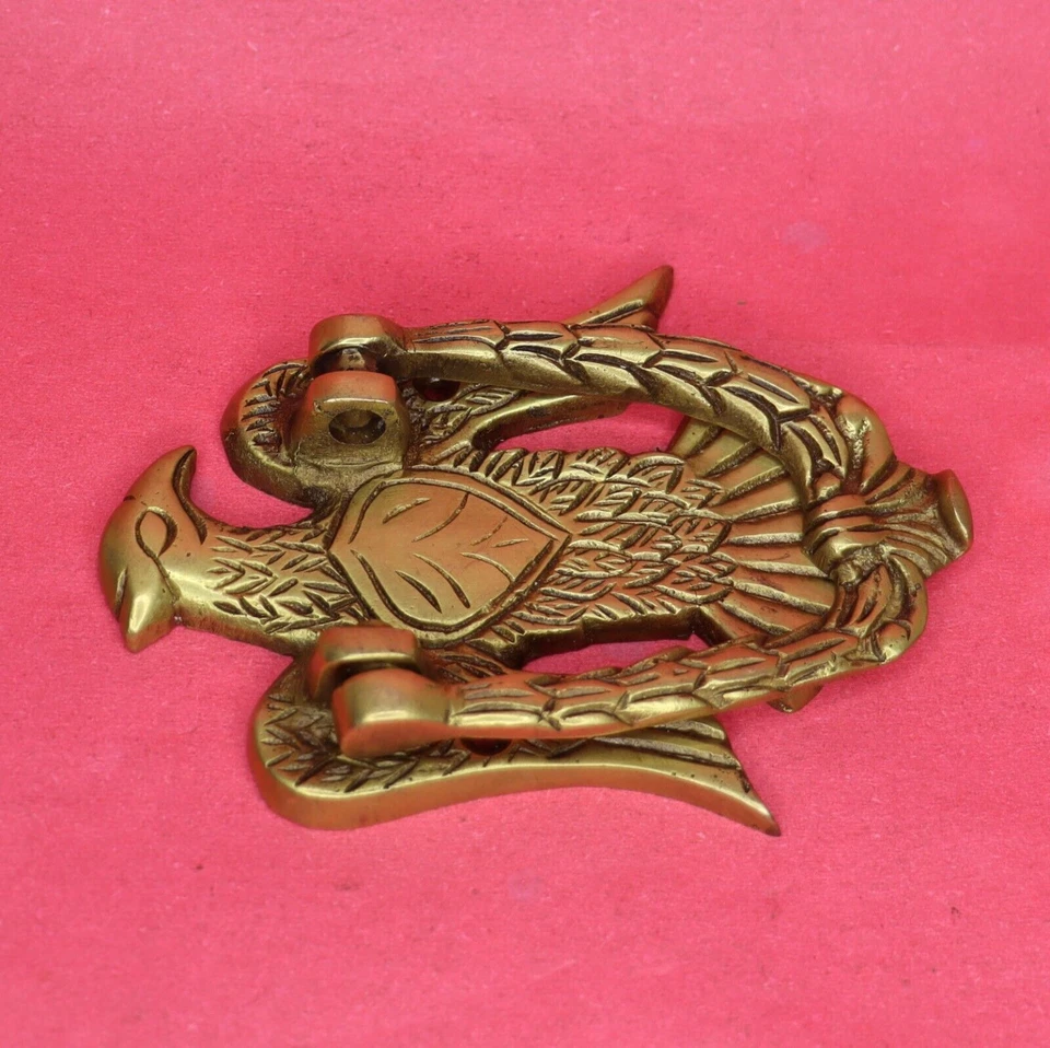 Timbre con forma de águila estilo antiguo hecho a mano latón diseño de pájaro llamador de puerta Foto 3 de 4