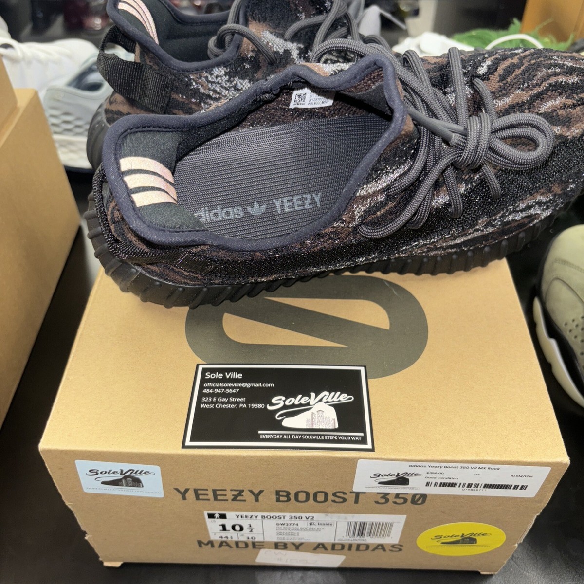 Size 10.5 Men -Adidas Yeezy Boost 350 V2 Men's Shoes MX Rock