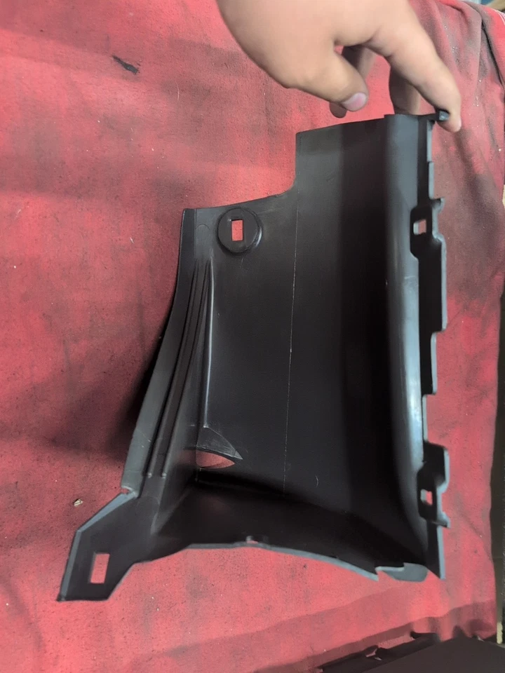 Cubierta de columna de dirección inferior Mercedes-Benz 2018840331 W201 190E 190D OEM nueva antigua Foto 2 de 4