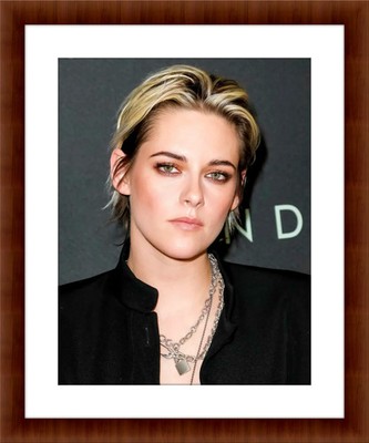 Kristen Stewart 8.5 x 11 Candid Color Unframed Photograph Collectable Art Print